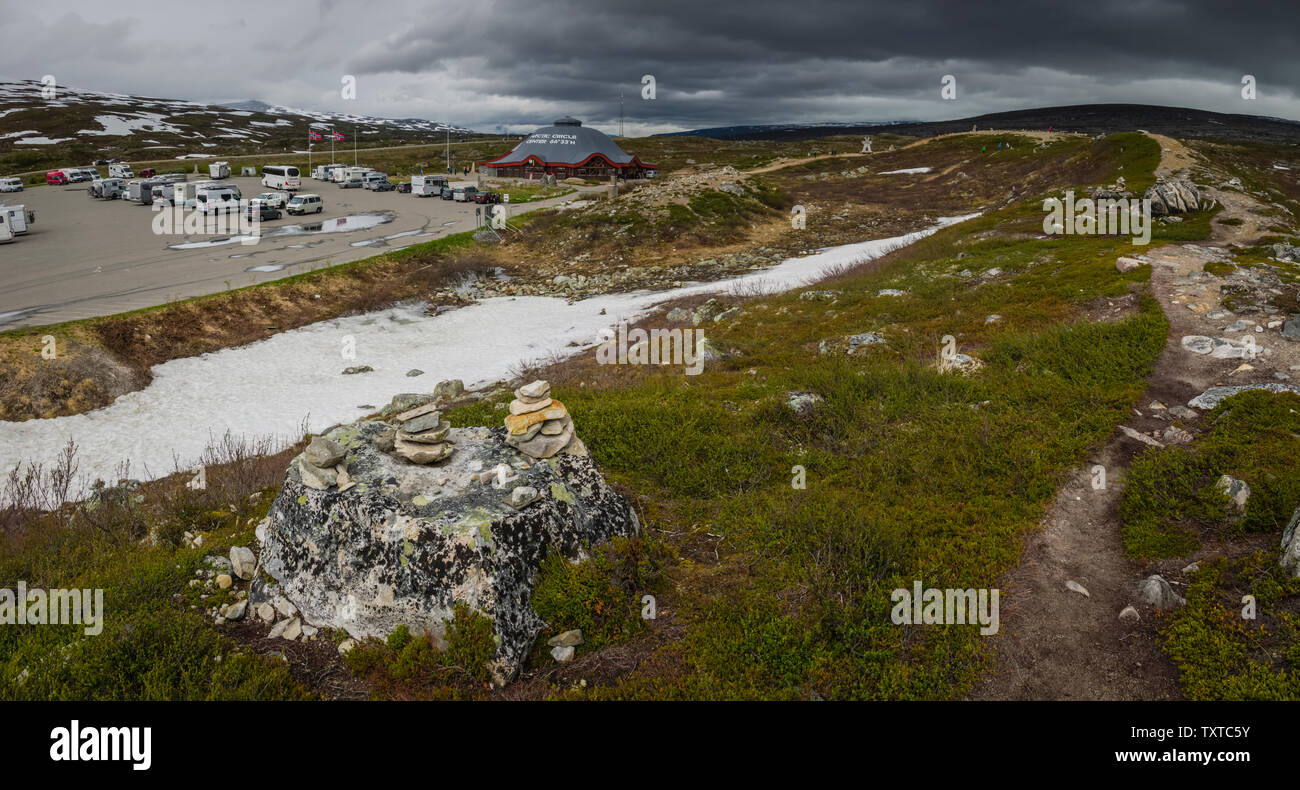 Die Arctic Circle Center auf der E6 Straße kreuzt die 66 Grad Nord, Norwegen. Stockfoto