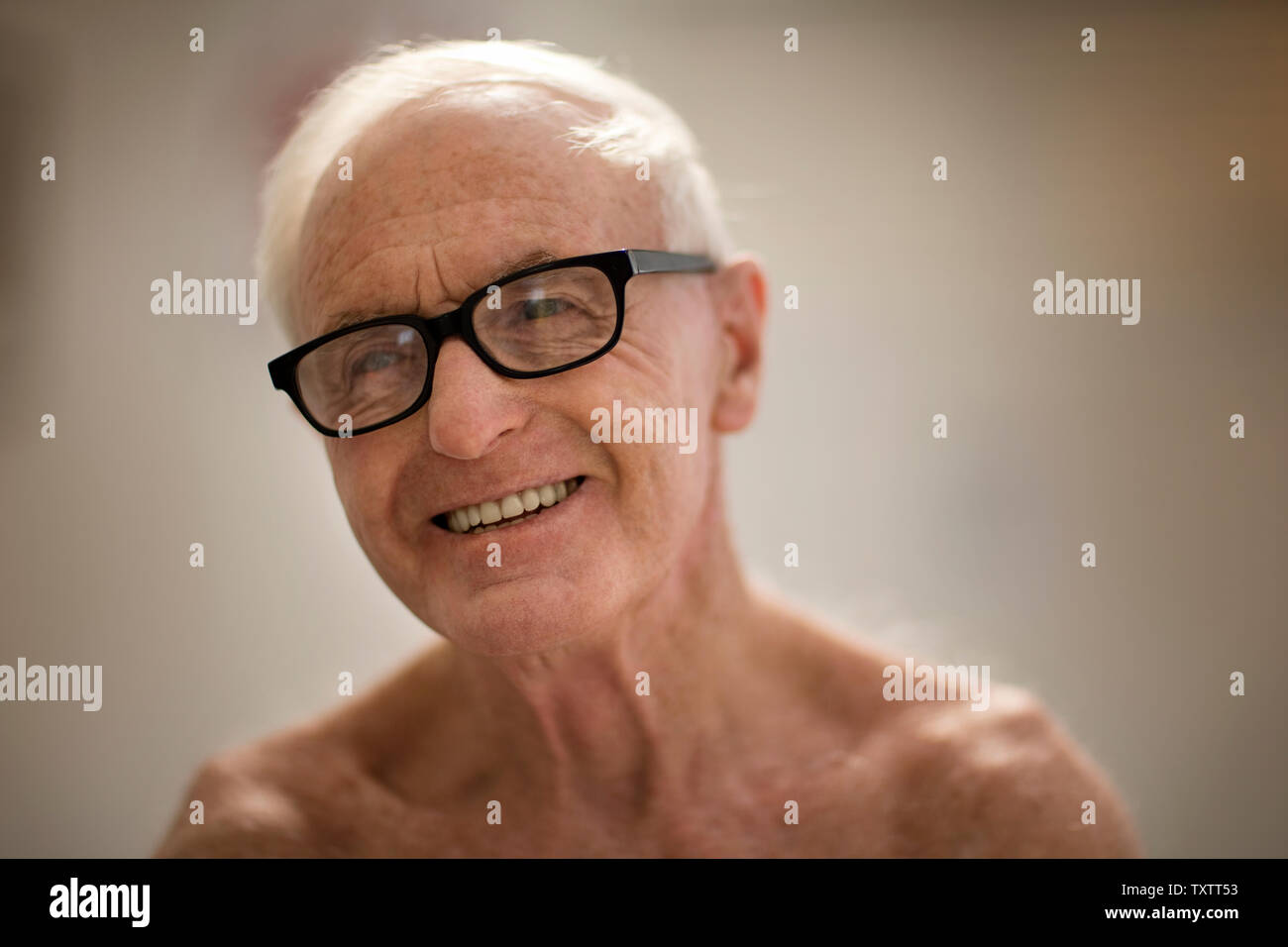 Porträt eines lächelnden älteren Mann. Stockfoto