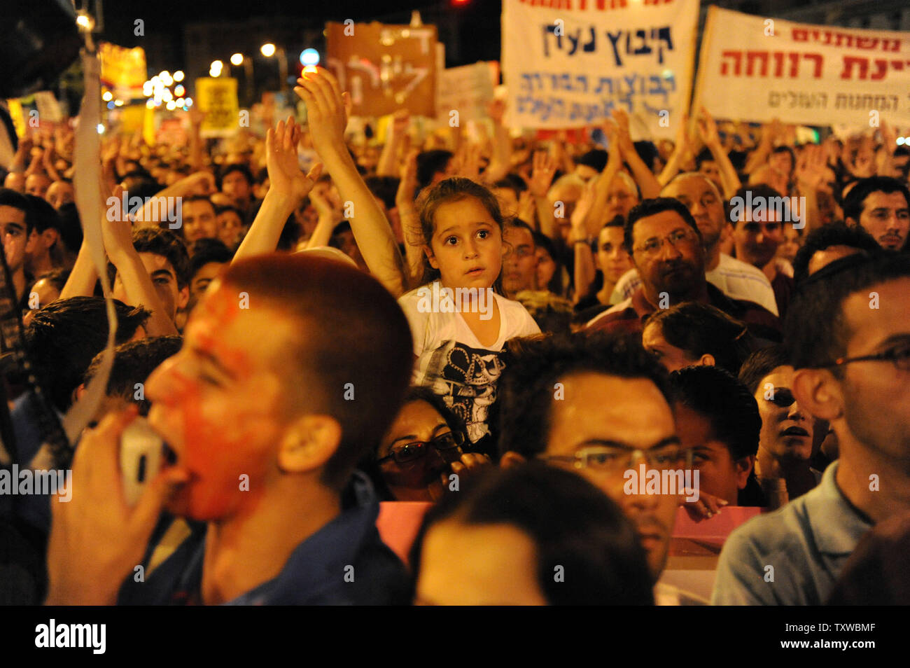 Israelis in Jerusalem, 3. September 2011 demonstrieren, gegen die steigende Immobilienpreise und den sozialen Ungleichheiten in den jüdischen Staat zu protestieren. Mehr als 400.000 Israelis in großen israelischen Städte demonstriert den Aufruf für wirtschaftliche Reformen. UPI/Debbie Hill Stockfoto