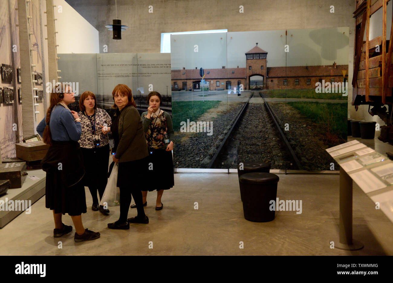 Auschwitz Tour Stockfotos und -bilder Kaufen - Alamy