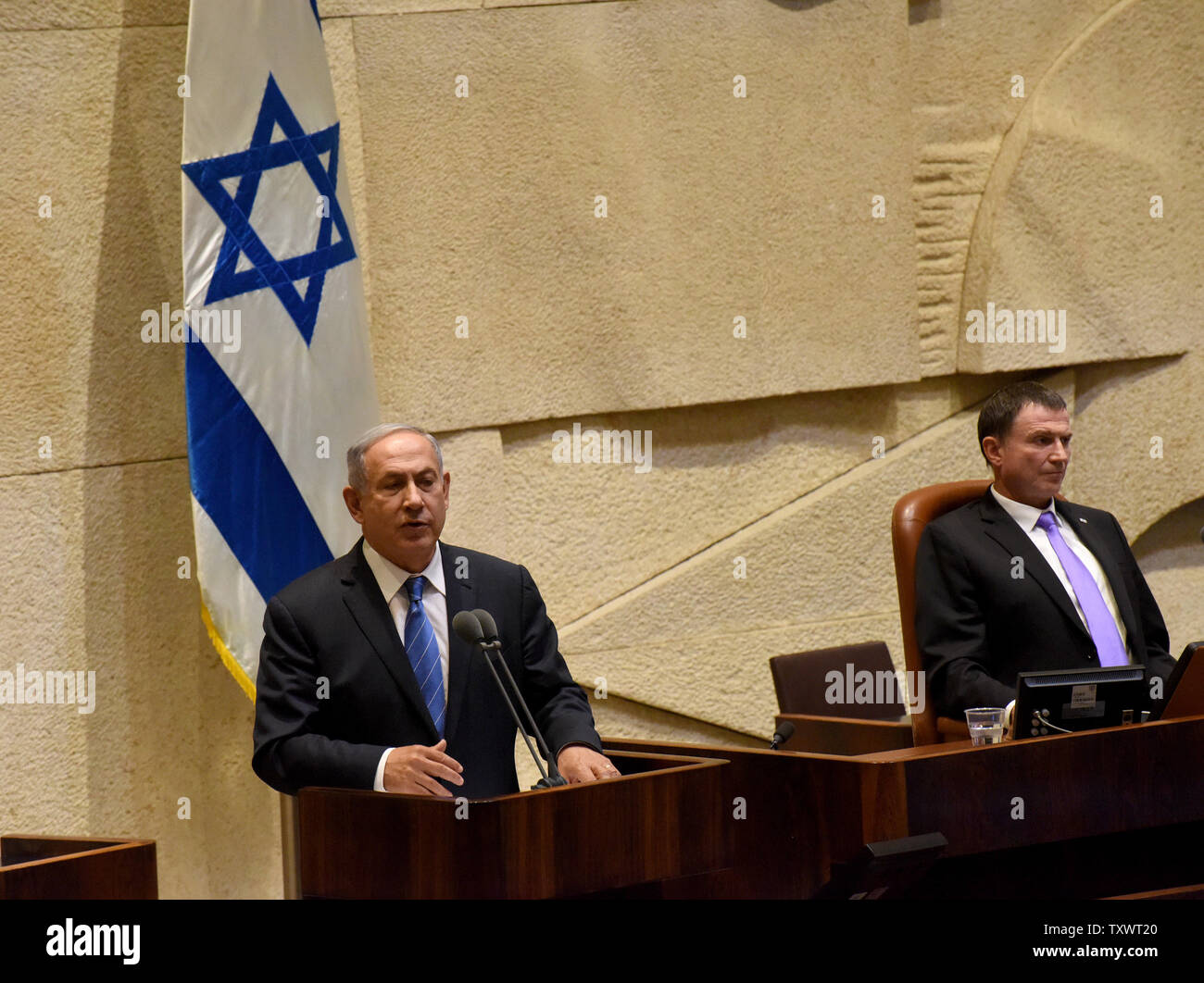 Der israelische Premierminister Benjamin Netanjahu spricht während der erste Sommer Sitzung der Knesset in Jerusalem, Israel, 23. Mai 2016. Foto von Debbie Hill/UPI Stockfoto