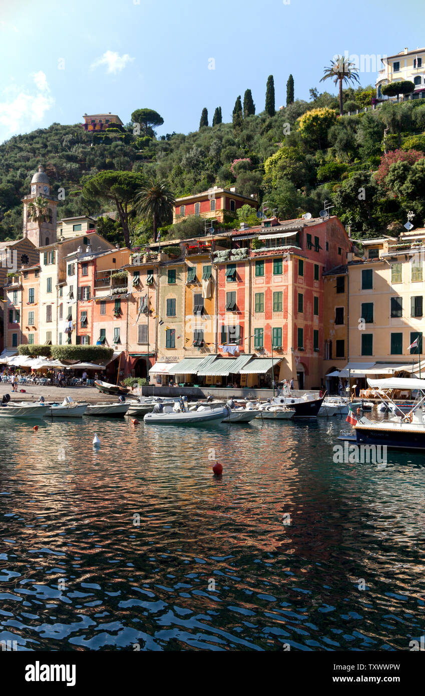 In diesem italienischen Fischerdorf und Ferienort ist berühmt für seine malerischen Hafen und die historische Verbindung mit Prominenten und künstlerischen Besucher. Stockfoto