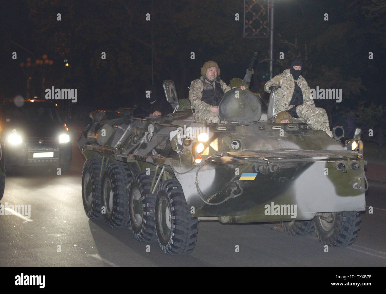 Ukrainische Special forces Teilnahme an Nacht Übungen außerhalb des Parlaments in Kiew am 1. Mai 2014. Die Ukrainische Armee bleibt auf Full Alert für eine mögliche russische Invasion als Spannungen in der östlichen Ukraine eskalieren. UPI/Ivan Vakolenko Stockfoto