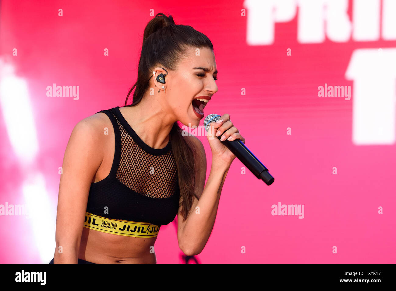 BARCELONA - Mai 18: Ana Guerra (Sänger) führt im Konzert an Primavera Pop Festival am 18. Mai 2019 in Barcelona, Spanien. Stockfoto