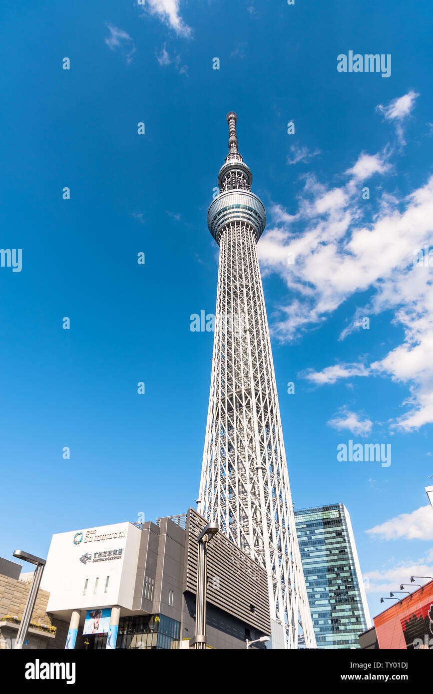 Tokyo, Japan - 24. März 2019: Tokyo Skytree Turm auf einem sonnigen Frühling Tag Stockfoto