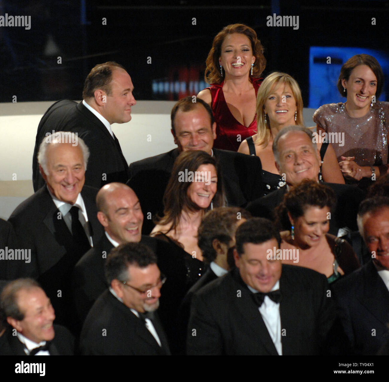 James gandolfini emmy awards Fotos und Bildmaterial in hoher