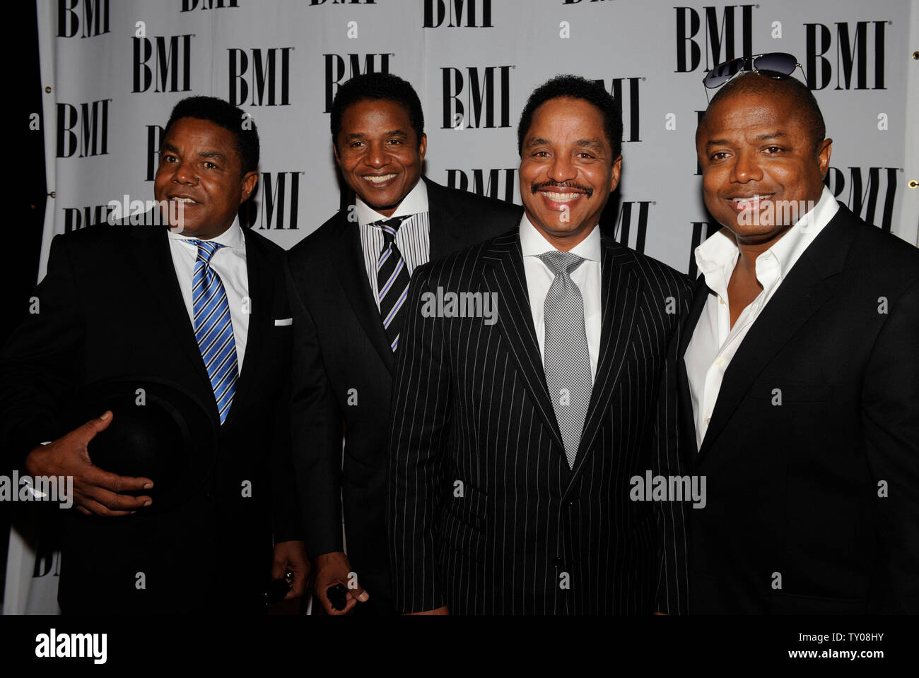 Brüder (L-R), Jackie, Tito, Marlon und Randy Jackson der Jacksons nehmen an der BMI Urban Awards in Beverly Hills, Kalifornien am 4. September 2008 statt. (UPI Foto/Phil McCarten) Stockfoto