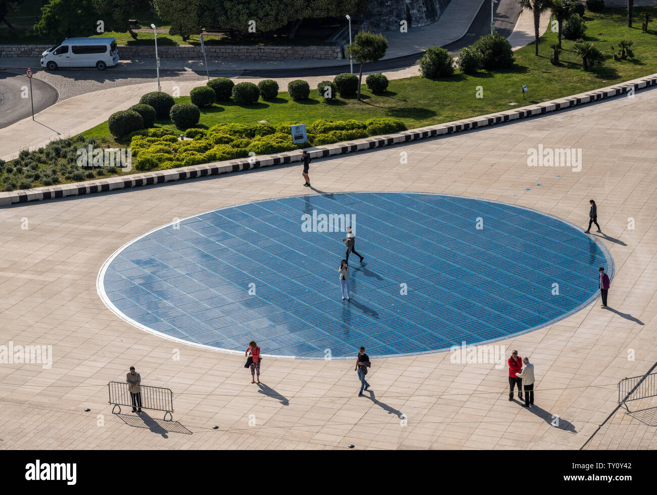 Denkmal für die Sonne am Hafen von Zadar in Kroatien Stockfoto