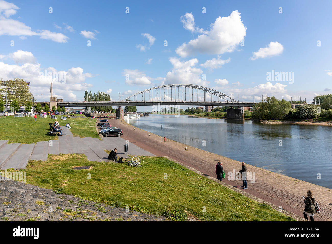 Die John Frost Bridge, Arnhem. (Johannes Frostbrug in Niederländisch) - nach dem kommandierenden Offizier, der die Brücke in Operation Market Garden WWII erfasst benannt Stockfoto