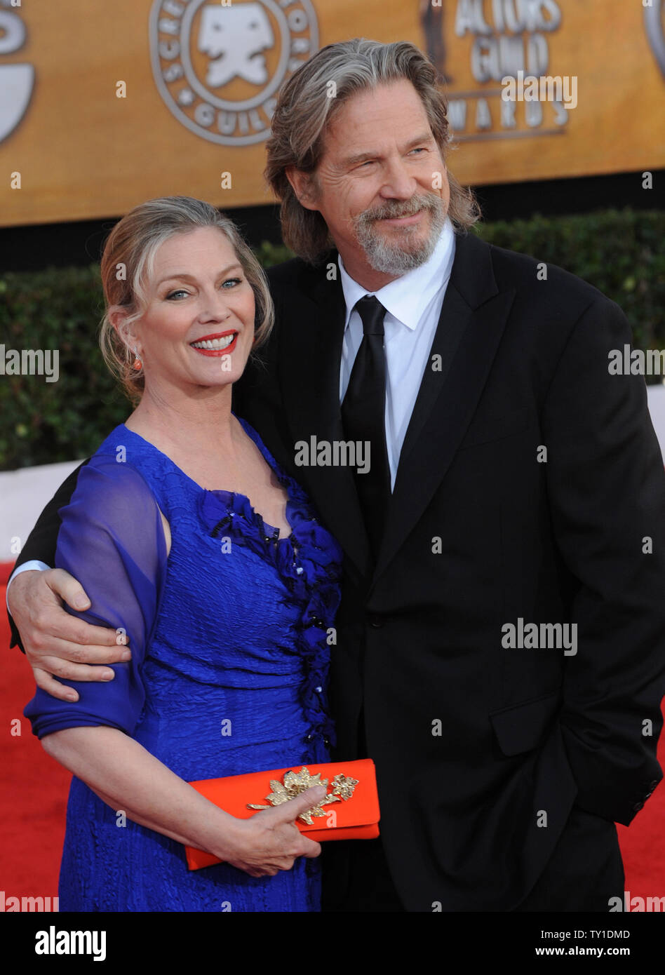 Schauspieler Jeff Bridges und seine Frau Susan Geston kommen an der 16. jährlichen Screen Actors Guild Awards in Los Angeles am 23. Januar 2010. UPI/Jim Ruymen Stockfoto