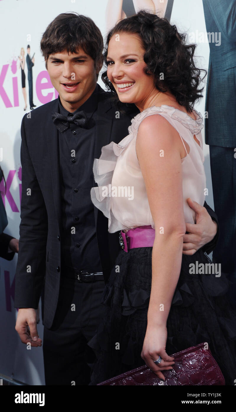 Ashton kutcher and katherine heigl -Fotos und -Bildmaterial in hoher