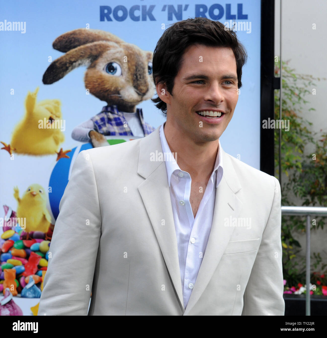 Schauspieler James Marsden, die Stimme von Fred in den animierten Film Komödie 'Hop', bei der Premiere des Films in den Universal Studios in Universal City, Kalifornien am 27. März 2011 eingegangen ist. UPI/Jim Ruymen Stockfoto