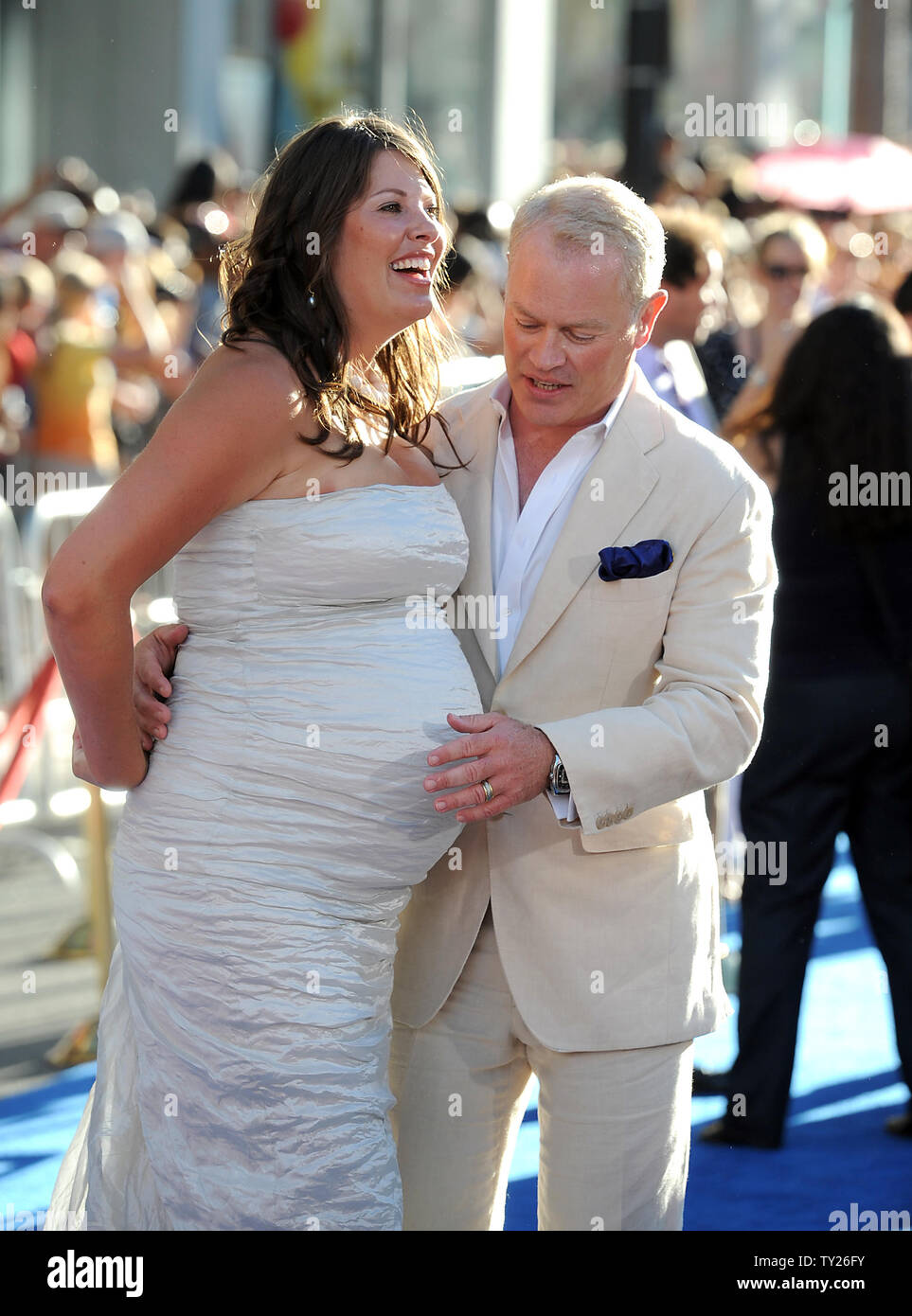 Neal McDonough und seine Frau Ruve Robertson die Premiere des Films 'Captain America: Der erste Rächer' am El Capitan Theatre in Hollywood" in Los Angeles am 19 Juli, 2011 UPI/Jayne Kamin-Oncea Stockfoto