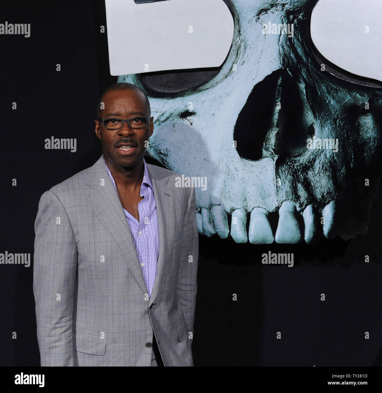 Courtney B. Vance, ein Ensemble in der motion picture Thriller "Final Destination 5", sorgt sich die Premiere des Films am Grauman's Chinese Theater, die Hollywood in Los Angeles am 10. August 2011. UPI/Jim Ruymen Stockfoto
