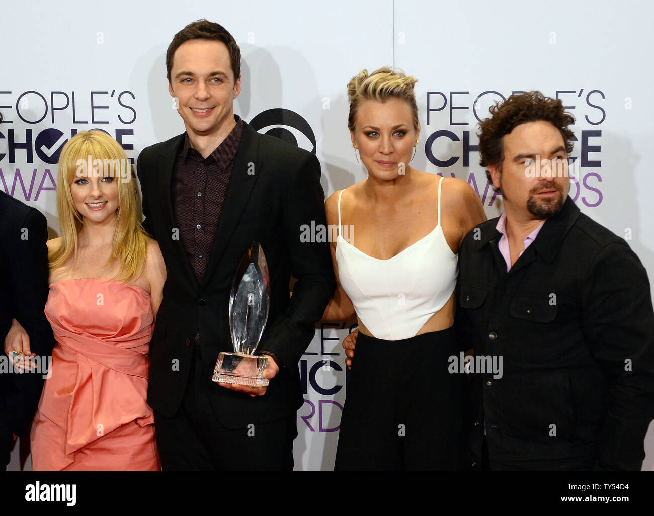 Johnny galecki and kaley cuoco sweeting -Fotos und -Bildmaterial in ...