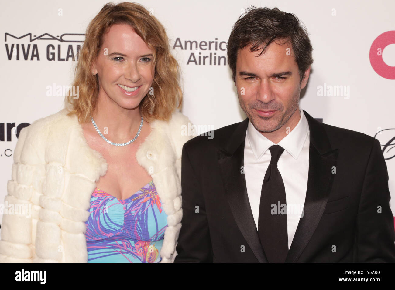 Janet Holden und Eric McCormack kommen für die Elton John AIDS Foundation Academy Awards anzeigen Party in West Hollywood Park in Los Angeles am 22. Februar 2015. Foto von Jonathan Alcorn/UPI Stockfoto