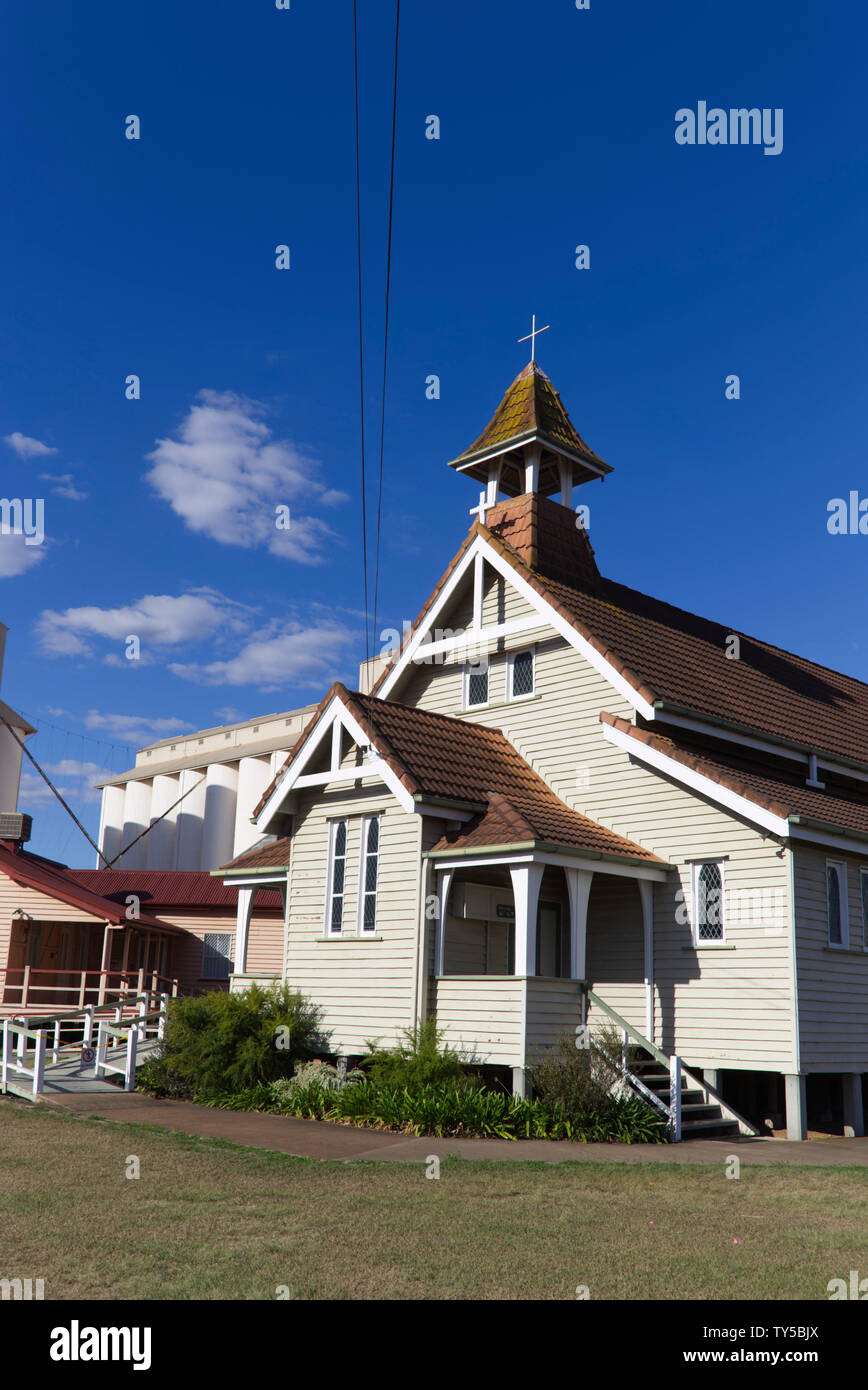 Das Holz weatherboard Saint Michael und alle Heiligen Kirche auf Alford Straße Kingaroy Queensland Australien Stockfoto