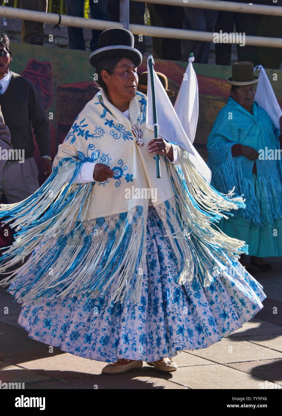Cholita tanzen in El Alto, La Paz, Bolivien Stockfoto