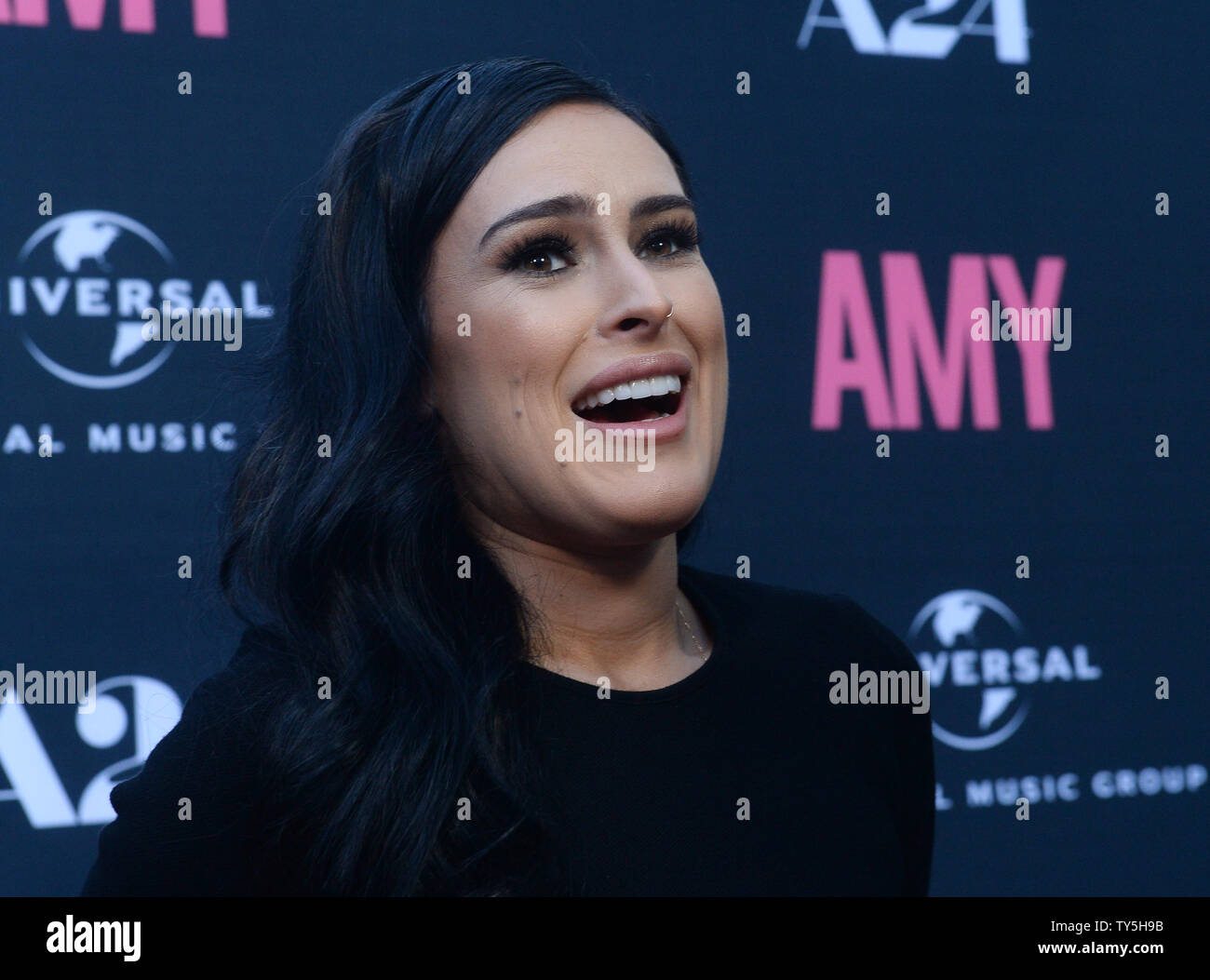 Schauspielerin Rumer Willis besucht die Premiere des Motion picture Dokumentarfilm "Amy" am ArcLight Cinerama Dome im Hollywood Abschnitt von Los Angeles am 25. Juni 2015. Storyline: Asif Kapadia 90' Minuten Dokumentarfilm über sechs Grammy-Gewinner Amy Winehouse, die von Alkohol Vergiftung im Juli 2011 starb im Alter von 27 Jahren, bietet bisher unerreichte Archivmaterial und sucht die tragische Geschichte der Londoner Künstler in ihren eigenen Worten zu erzählen. Foto von Jim Ruymen/UPI Stockfoto