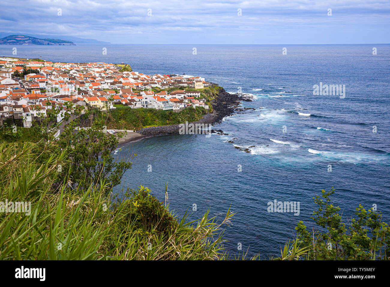 Blick auf die Stadt von Maia auf der Insel Sao Miguel, Azoren Archipel, Portugal Stockfoto
