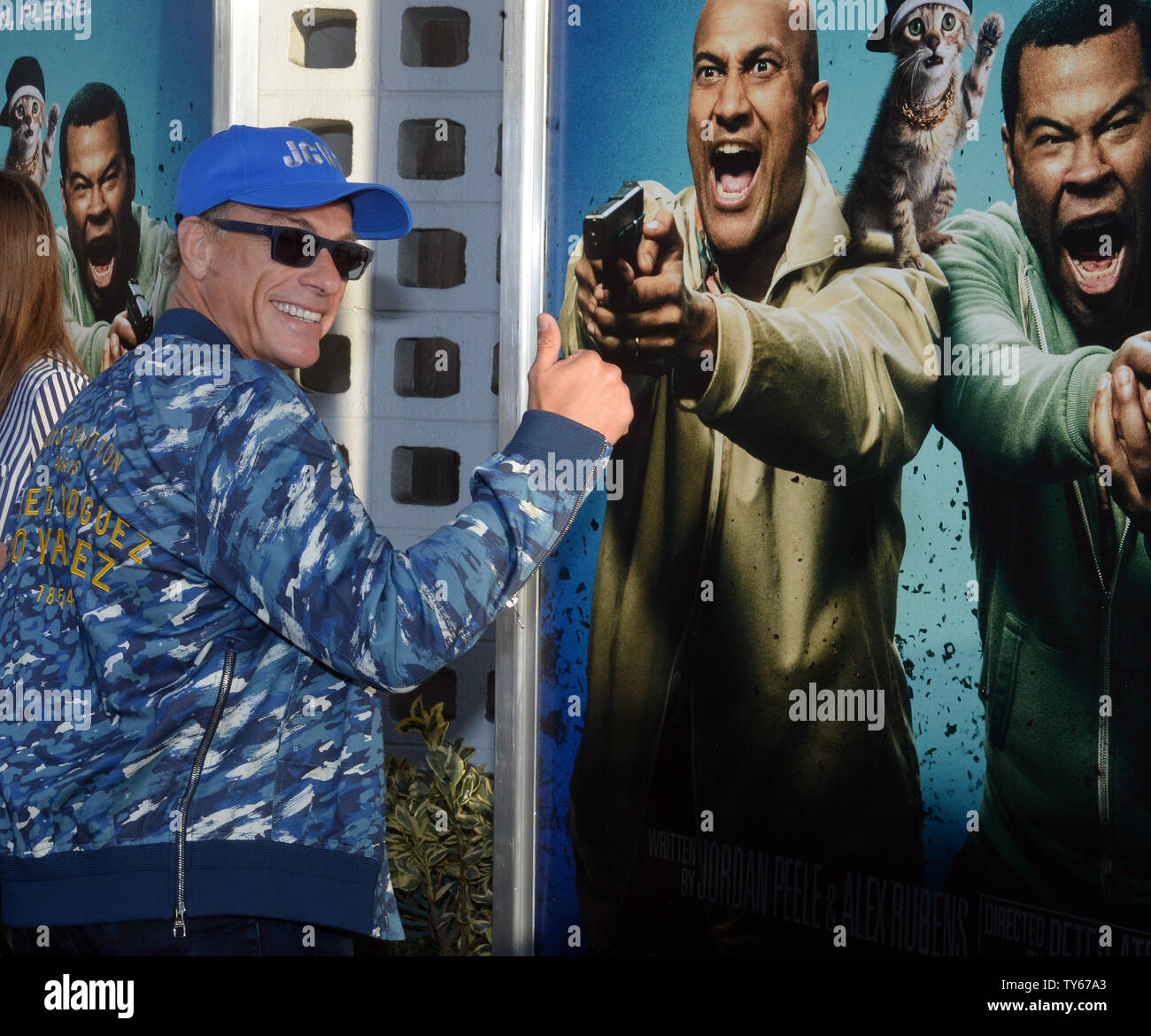 Schauspieler Jean-Claude Van Damme besucht die Premiere des Motion picture Komödie 'Keanu' an der ArclLight Kino Dome im Hollywood Abschnitt von Los Angeles am 27. April 2016. Storyline: Freunde einem Grundstück eine gestohlene Kitten von posiert als Drogendealer für eine Street Gang zum Abrufen von Luke. Foto von Jim Ruymen/UPI Stockfoto