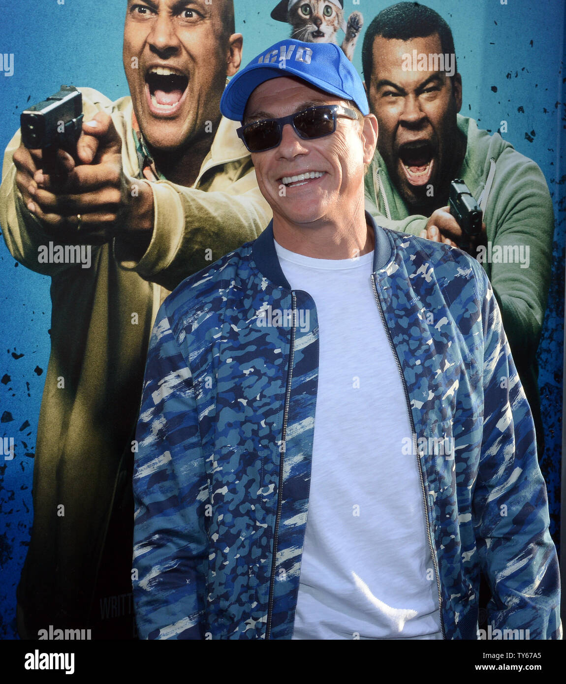 Schauspieler Jean-Claude Van Damme besucht die Premiere des Motion picture Komödie 'Keanu' an der ArclLight Kino Dome im Hollywood Abschnitt von Los Angeles am 27. April 2016. Storyline: Freunde einem Grundstück eine gestohlene Kitten von posiert als Drogendealer für eine Street Gang zum Abrufen von Luke. Foto von Jim Ruymen/UPI Stockfoto