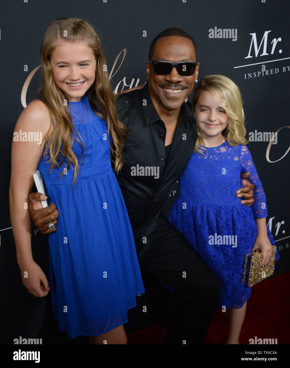 Darsteller Natalie Coughlin, Eddie Murphy und Mckenna Gnade (L - R) die Premiere des Motion picture Drama 'Mr teilnehmen. Kirche' am ArcLight Hollywood Kino Dome im Abschnitt von Los Angeles am 6. September 2016. Storyline: "Mr. Kirche' erzählt die Geschichte einer einzigartigen Freundschaft, die entsteht, wenn ein kleines Mädchen und ihre sterbende Mutter behalten die Dienste eines talentierten Koch - Henry Joseph Kirche. Was beginnt wie eine sechs Monat Anordnung statt umfasst 15 Jahre und schafft eine familiäre Bindung, die ewig währt. Foto von Jim Ruymen/UPI Stockfoto