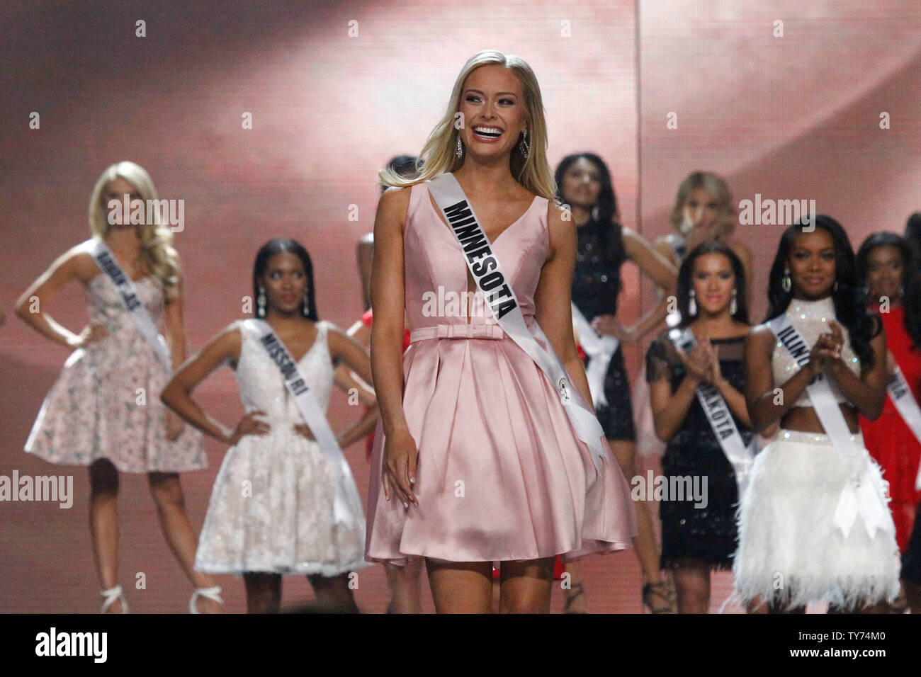 Fräulein Minnesota USA, Meridith Gould auf der Bühne während der 2017 Miss USA Konkurrenz, Mandalay Bay Resort And Casino am 14. Mai 2017. Foto von James Atoa/UPI Stockfoto