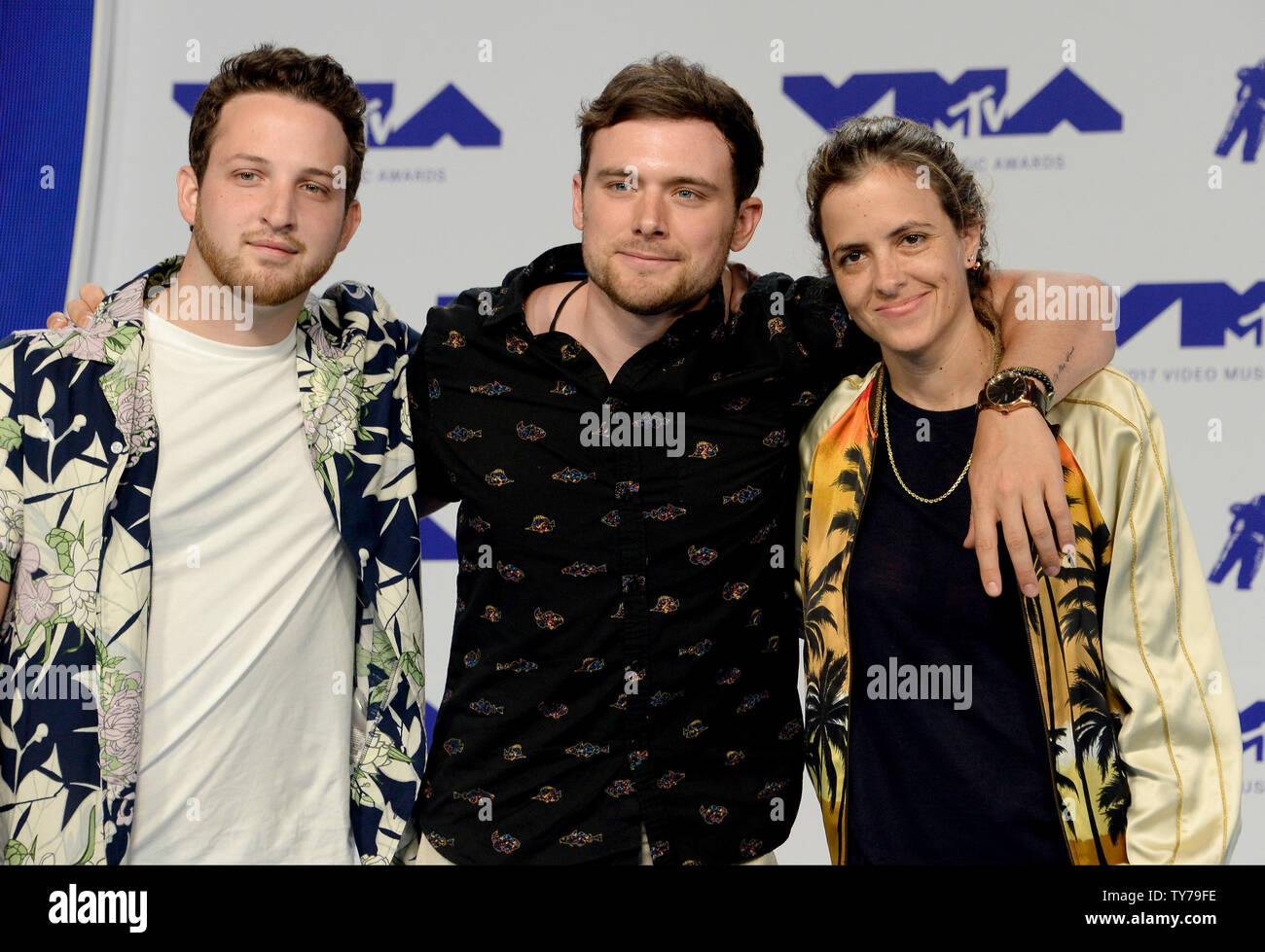 (L - R) Pete Nappi, Ethan, Thompson, und Samantha Ronson zum Ocean Park Distanzhülse kommen für die 34. jährlichen MTV Video Music Awards im Forum in Inglewood, Kalifornien am 27. August 2017. Foto von Jim Ruymen/UPI Stockfoto