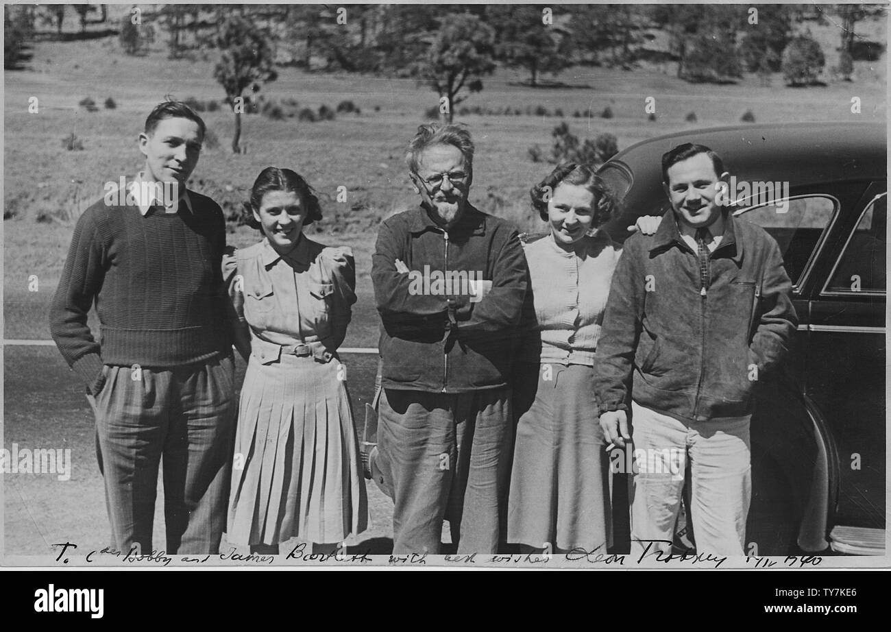 Leo Trotzki und Amerikanischen Bewunderer. Mexiko; Umfang und Inhalt: Trotzki mit amerikanischen Trotzkisten Harry De Boer und James H. Bartlett und ihre Ehegatten; Drucken von Trotzki, 5. April 1940. Stockfoto