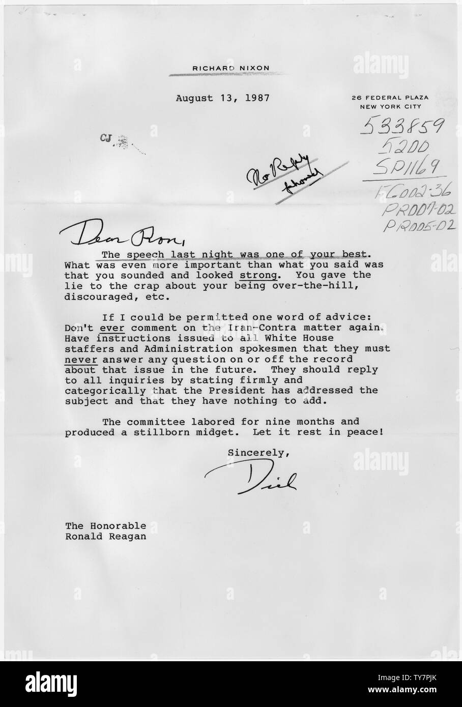 Brief von Richard Nixon, Ronald Reagan; Umfang und Inhalt: Kommentare über Reagans Rede über die Iran-Contra-Affäre, zu einem nationalen Fernsehenpublikum lieferte die Nacht vor. Stockfoto