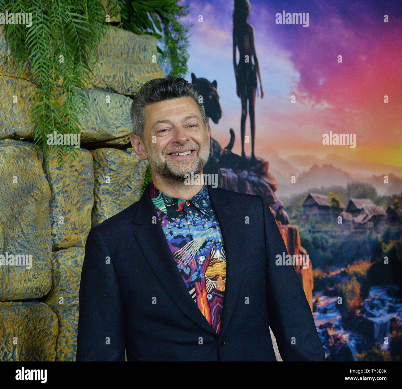 Regisseur Andy Serkis besucht die Premiere des Motion picture Drama 'Mowgli: Legende der Dschungel" am ArcLight Hollywood Kino Dome im Abschnitt von Los Angeles am 28 November, 2018. Basierend auf dem Roman von Rudyard Kipling Die Geschichte folgt die Erziehung der menschlichen Kind mowgli von einem Rudel von Wölfen im Dschungel von Indien angehoben. Als er die oft harten Regeln des Dschungels lernt unter der Aufsicht eines Bären namens Baloo und ein Schwarzer Panther Bagheera genannt, Mowgli wird von den Tieren des Dschungels als einen der Ihren akzeptiert, außer einem, der furchterregende tiger Shere Khan. Aber es ma Stockfoto