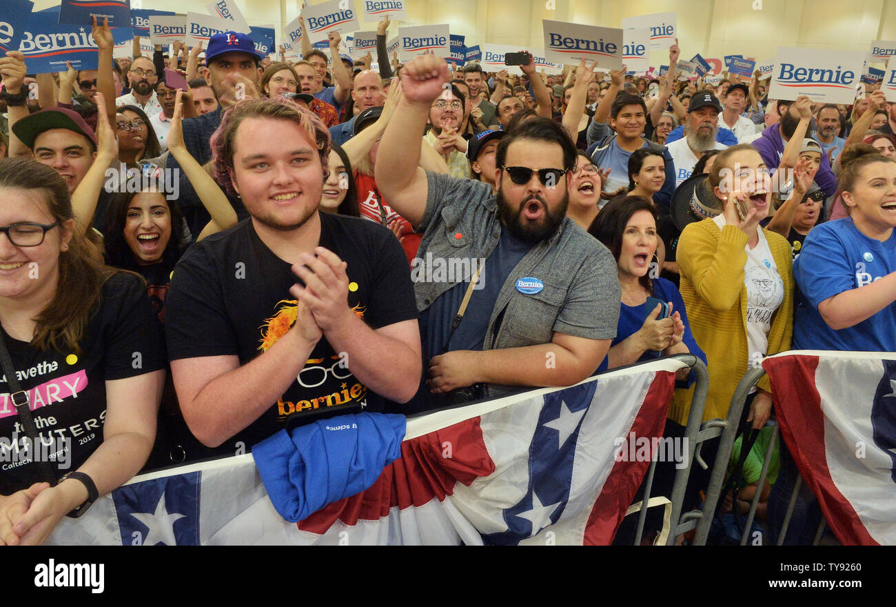 Demokratische Präsidentschaftskandidat Bernie Sanders Adressen Anhänger an das Pasadena Convention Center in Pasadena, Kalifornien am 31. Mai 2019. Sanders an einer Einwanderung Forum nach der Rallye mit Präsidentschaftskandidaten Julian Castro, Jay Inslee und Kamala Harris. Sanders, dessen Vater ein Einwanderer aus Polen, wurde für die Umsetzung der umfassenden Reform der Einwanderung, einschließlich einem Weg zur Staatsbürgerschaft" genannt; der Ausbau des DACA und Capo d'Orlando, einschließlich der Bereitstellung von unmittelbaren rechtlichen Status für junge Menschen, für die die DACA Programm und die Entwicklung einer humanen Politik für Asylbewerber Stockfoto