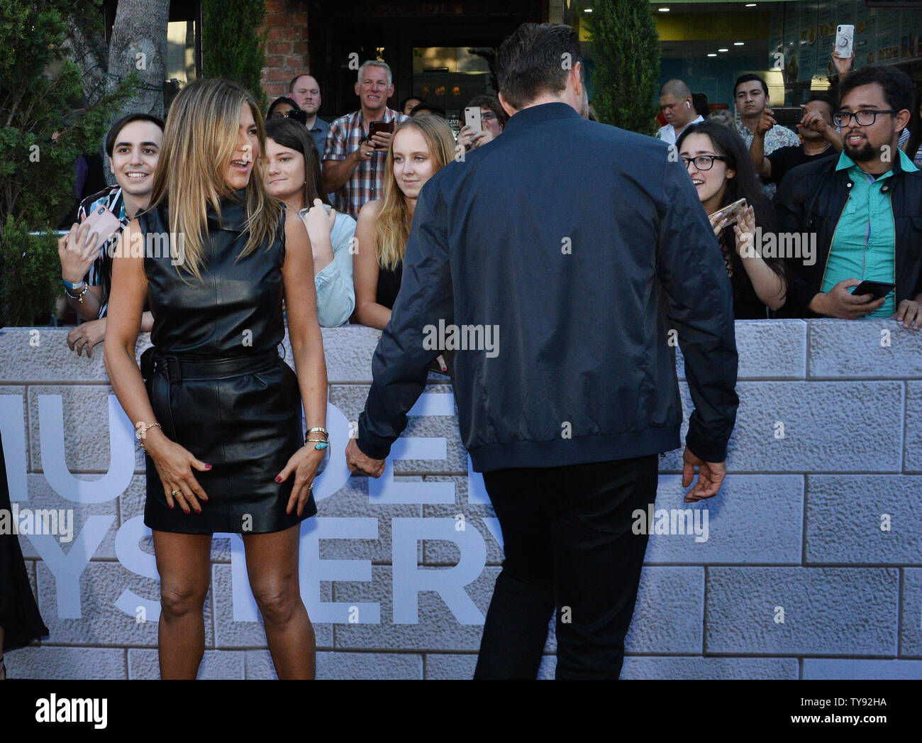 Warf Mitglied Jennifer Aniston besucht die Premiere des Motion Picture romantische Komödie 'Murder Mystery' aus dem Regency Dorf Theater im Westwood Abschnitt von Los Angeles am 10. Juni 2019. Handlung: ein New Yorker Cop und seine Frau gehen auf eine Europäische Ferienhäuser der Funke in ihrer Ehe zu beleben, aber am Ende immer eingerahmt und auf der Flucht für den Tod eines älteren Milliardär. Foto von Jim Ruymen/UPI Stockfoto