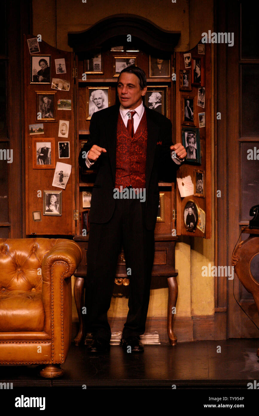 Fernsehen sitcom und Motion Picture star Tony Danza gibt sein Debüt neben anderen Darsteller in der neuesten Produktion von Mel Brooks' Musical "Der Erzeuger an der Paris Casino in Las Vegas, Nevada am 23 August, 2007. (UPI Foto/Daniel Gluskoter) Stockfoto