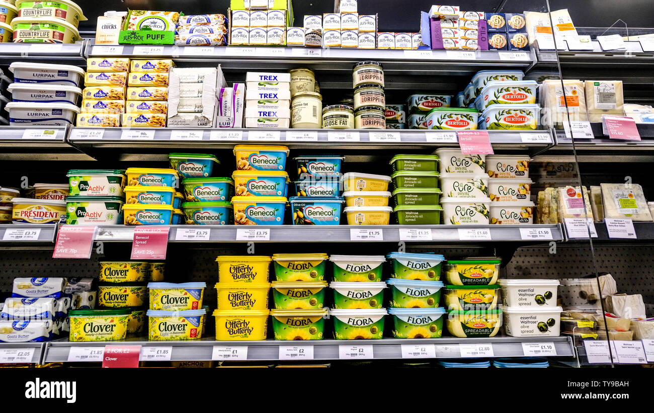 Bei Unilever 2017 verkaufte es die Spreads zu uns KKR für Fast $ 7 Mrd., das auch die Marken Flora Becel und blaues Band Margarine. Stockfoto