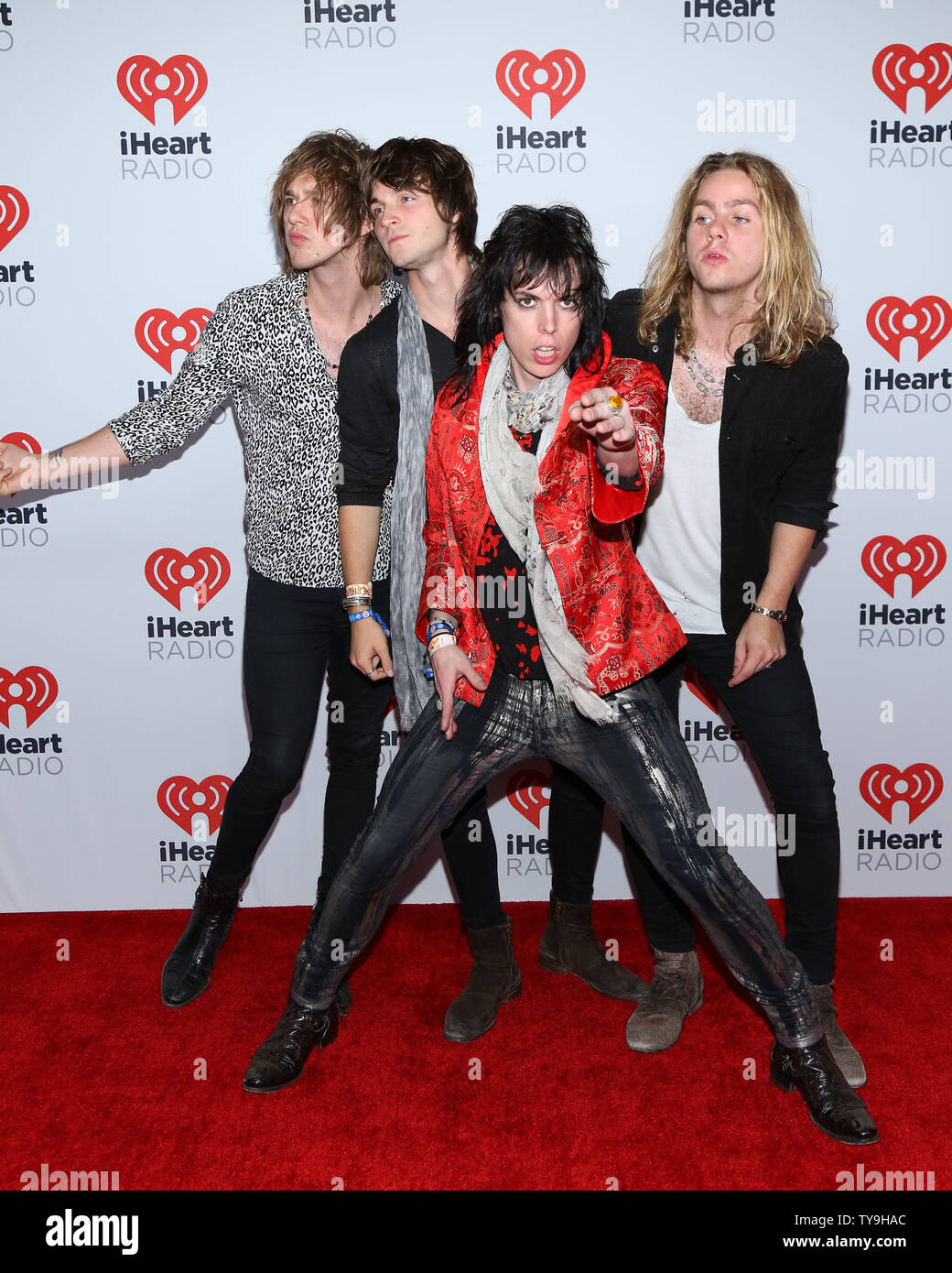 Deutsch Rock Band die Struts kommen für die iHeartRadio Music Festival im MGM Grand in Las Vegas, Nevada am 19. September 2015. Foto von James Atoa/UPI Stockfoto