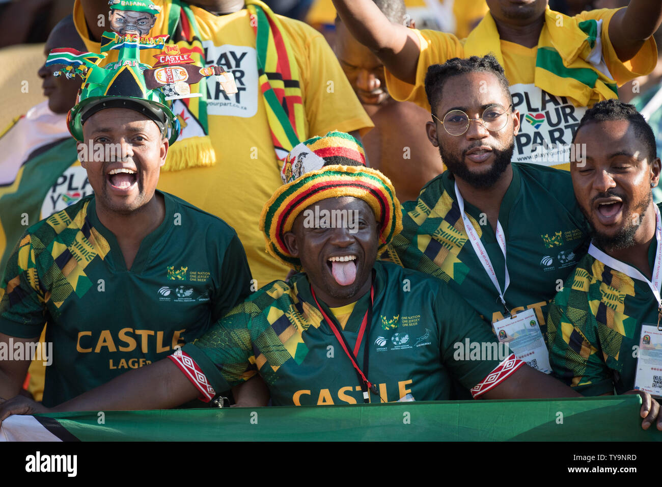 Kairo, Ägypten - Juni 24: Südafrika Fans während der 2019 Afrika Cup der Nationen 3D/3D Match zwischen Côte d'Ivoire und Südafrika an al-salam Stadion am 24. Juni 2019 in Kairo, Ägypten. (Foto von Sebastian Frej/MB Medien) Stockfoto