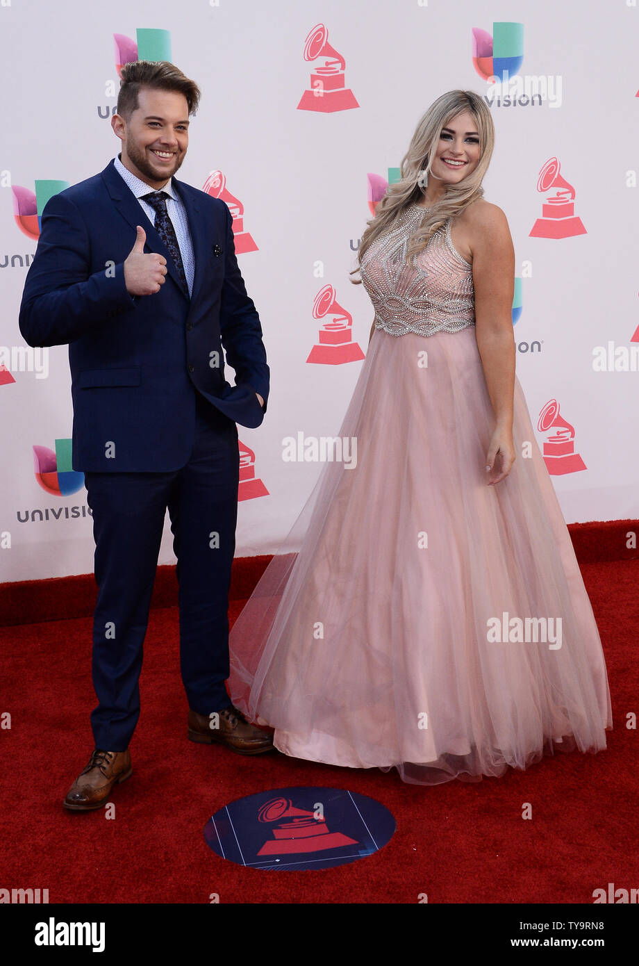 Umami kommt auf dem roten Teppich für die 17. jährlichen Latin Grammy Awards auf der T-Mobile Arena in Las Vegas, Nevada am 17. November 2016. Foto von Jim Ruymen/UPI Stockfoto