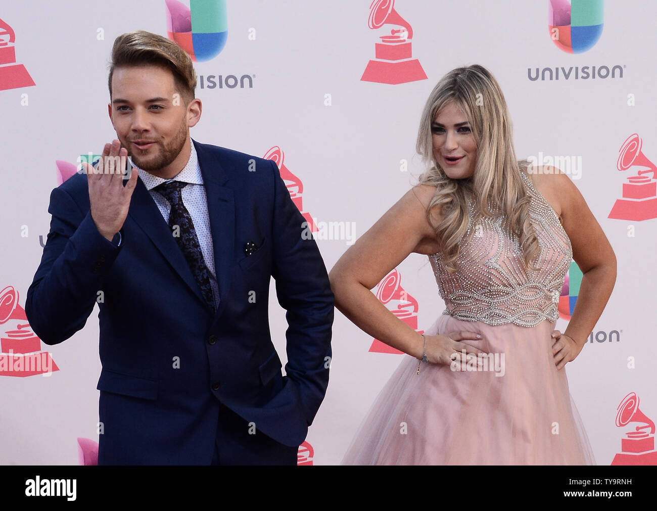 Umami kommt auf dem roten Teppich für die 17. jährlichen Latin Grammy Awards auf der T-Mobile Arena in Las Vegas, Nevada am 17. November 2016. Foto von Jim Ruymen/UPI Stockfoto