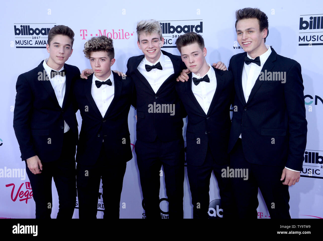 (L - R) Sänger Daniel Seavey, Jack Avery, Corbyn Besson, Zach Herron und Jona Marais, warum tun wir uns nicht an der jährlichen Billboard Music Awards bei der T-Mobile Arena in Las Vegas, Nevada am 21. Mai 2017 statt. Dieses Jahr wird Luft leben auf beiden Küsten um 20.00 Uhr ET auf ABC. Foto von Jim Ruymen/UPI Stockfoto