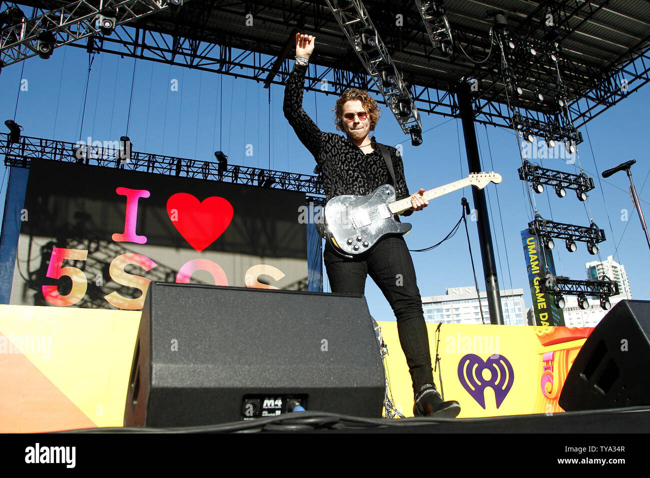 Australische Pop Band "5 Sekunden des Sommers' führt auf der Bühne während der iHeartRadio Music Festival tagsüber Dorf Konzerte an der Las Vegas Festival Gelände in Las Vegas, Nevada am 22. September 2018. Foto von James Atoa/UPI Stockfoto Australische Pop Band "5 Sekunden des Sommers' führt auf der Bühne während der iHeartRadio Music Festival tagsüber Dorf Konzerte an der Las Vegas Festival Gelände in Las Vegas, Nevada am 22. September 2018. Foto von James Atoa/UPI Stockfoto