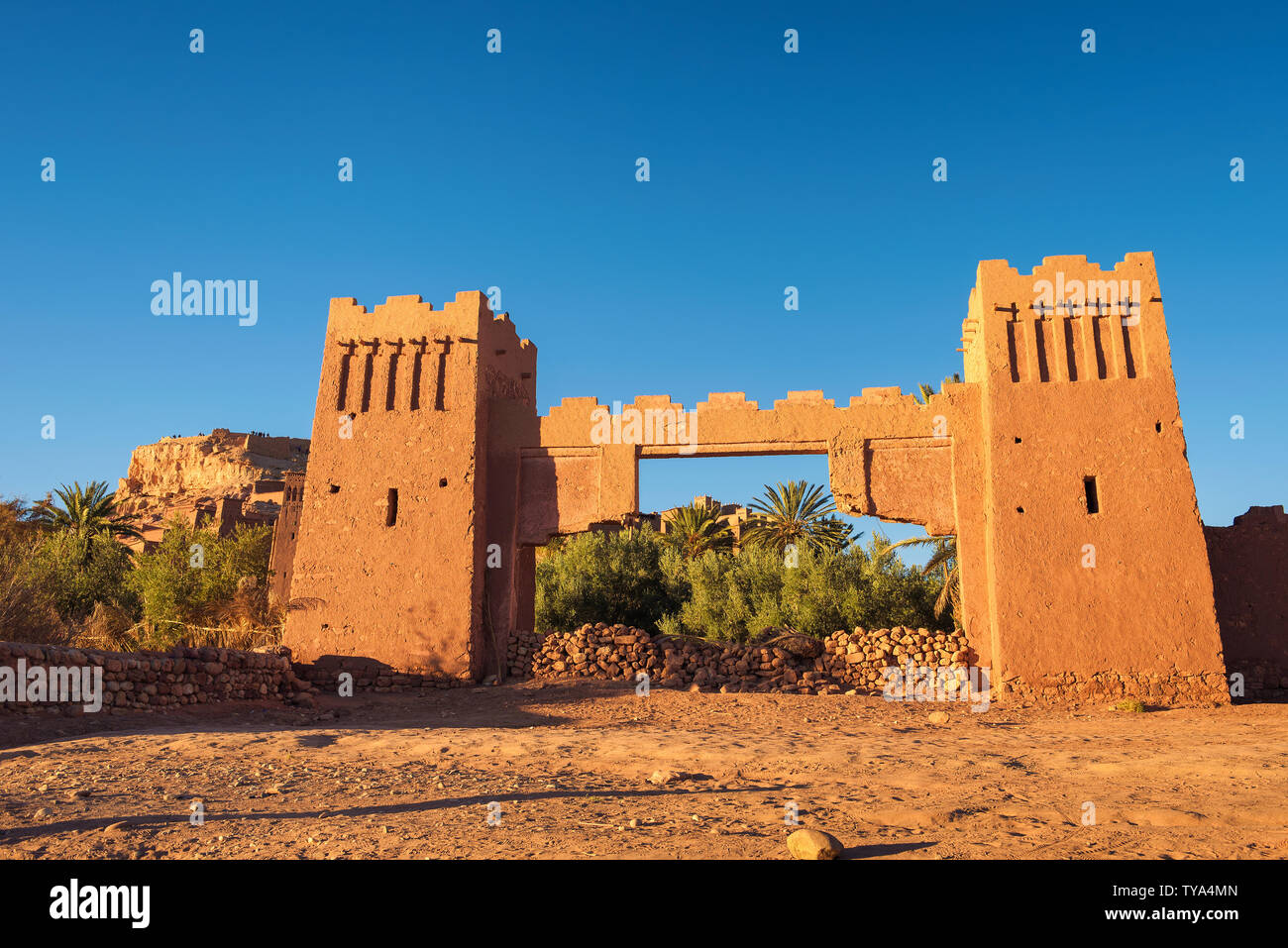 Tor von Ait Benhaddou in Marokko bei Sonnenuntergang Stockfoto