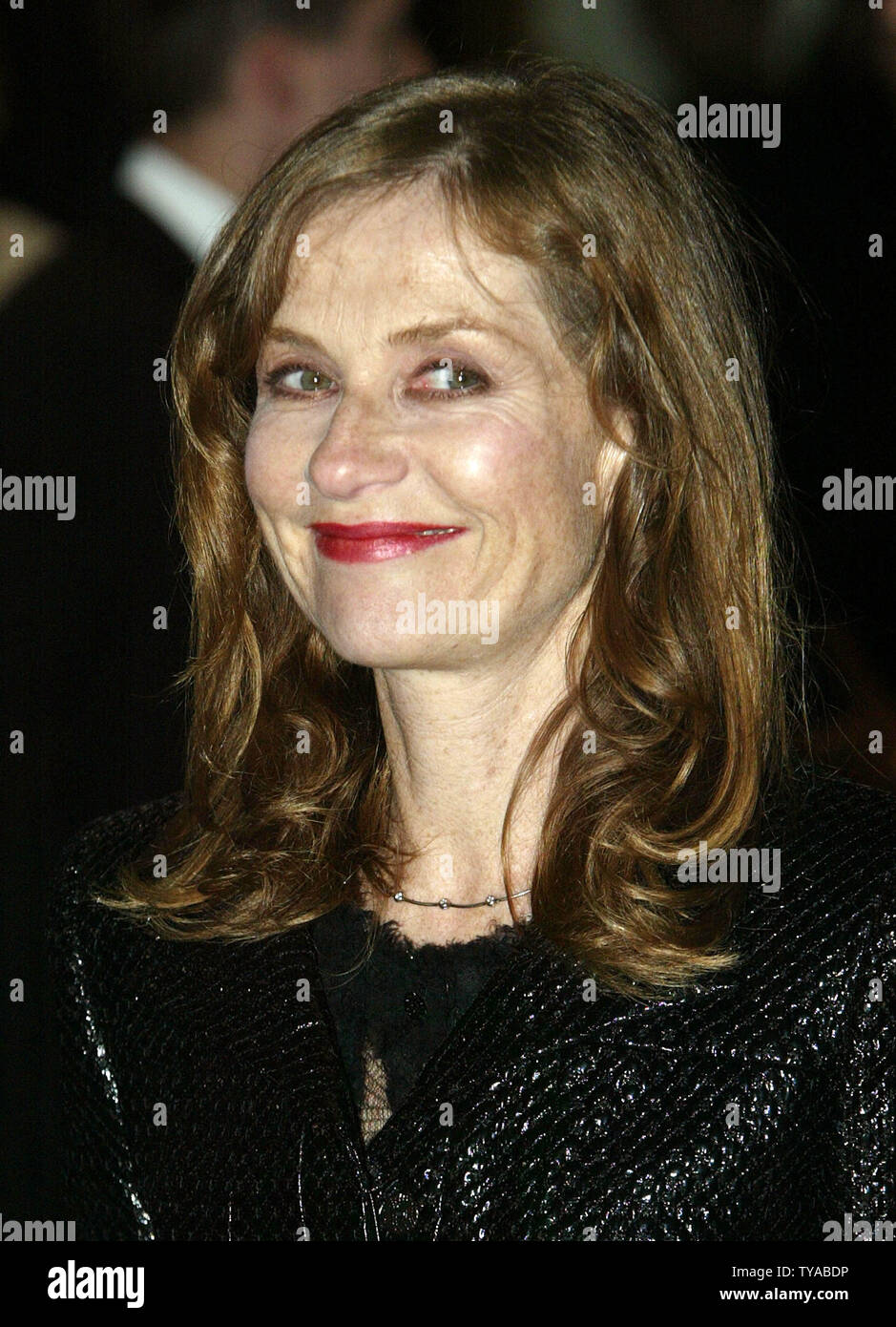 Französisch-Legende Isabelle Huppert kommt für die Premiere ihres neuen Films "I Love Huckabees" im Londoner Leicester Square am November 04 2004. (UPI Foto/Hugo Philpott) Stockfoto