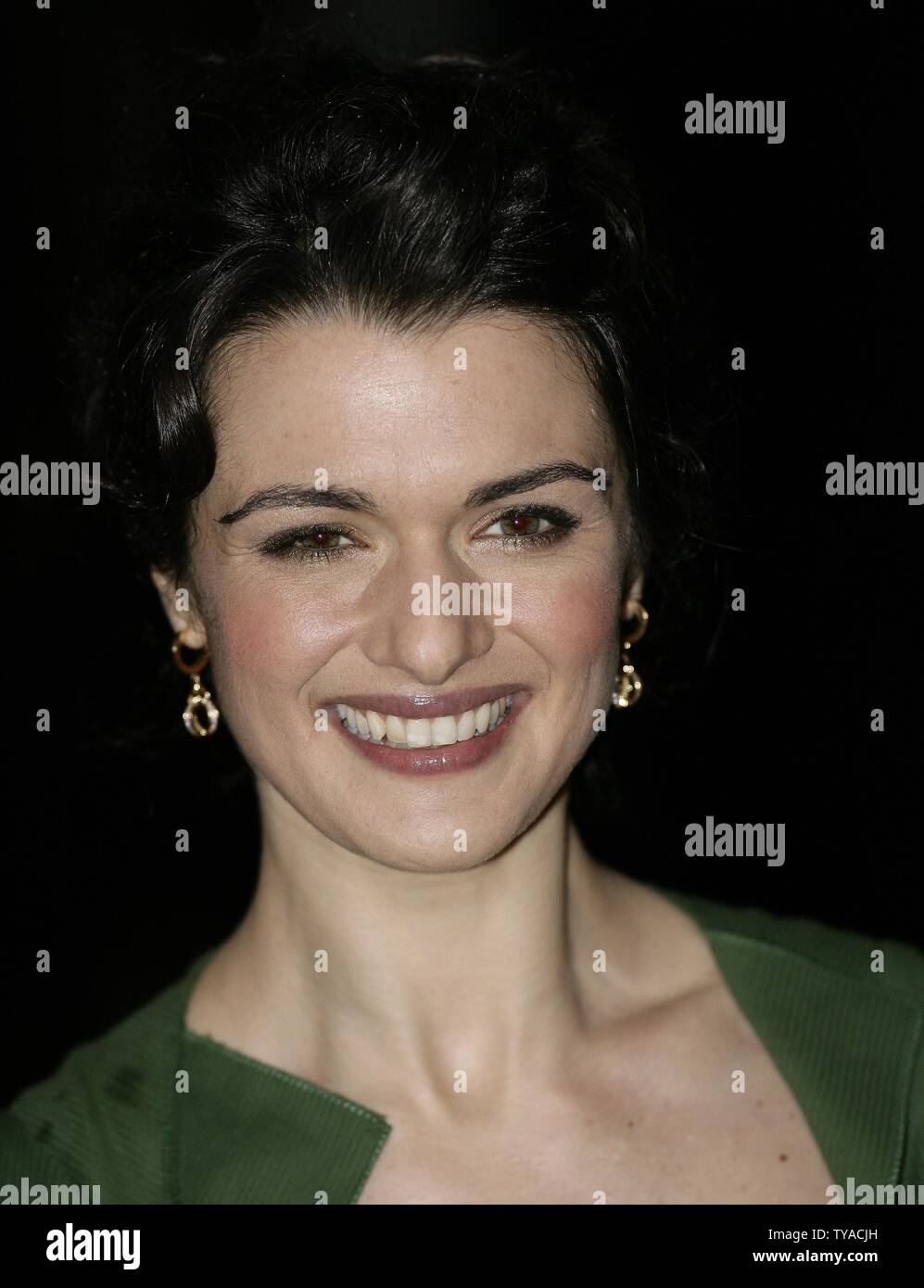 54+ Rachel Weisz Der Ewige Gärtner, Tessas reisegefährte arnold