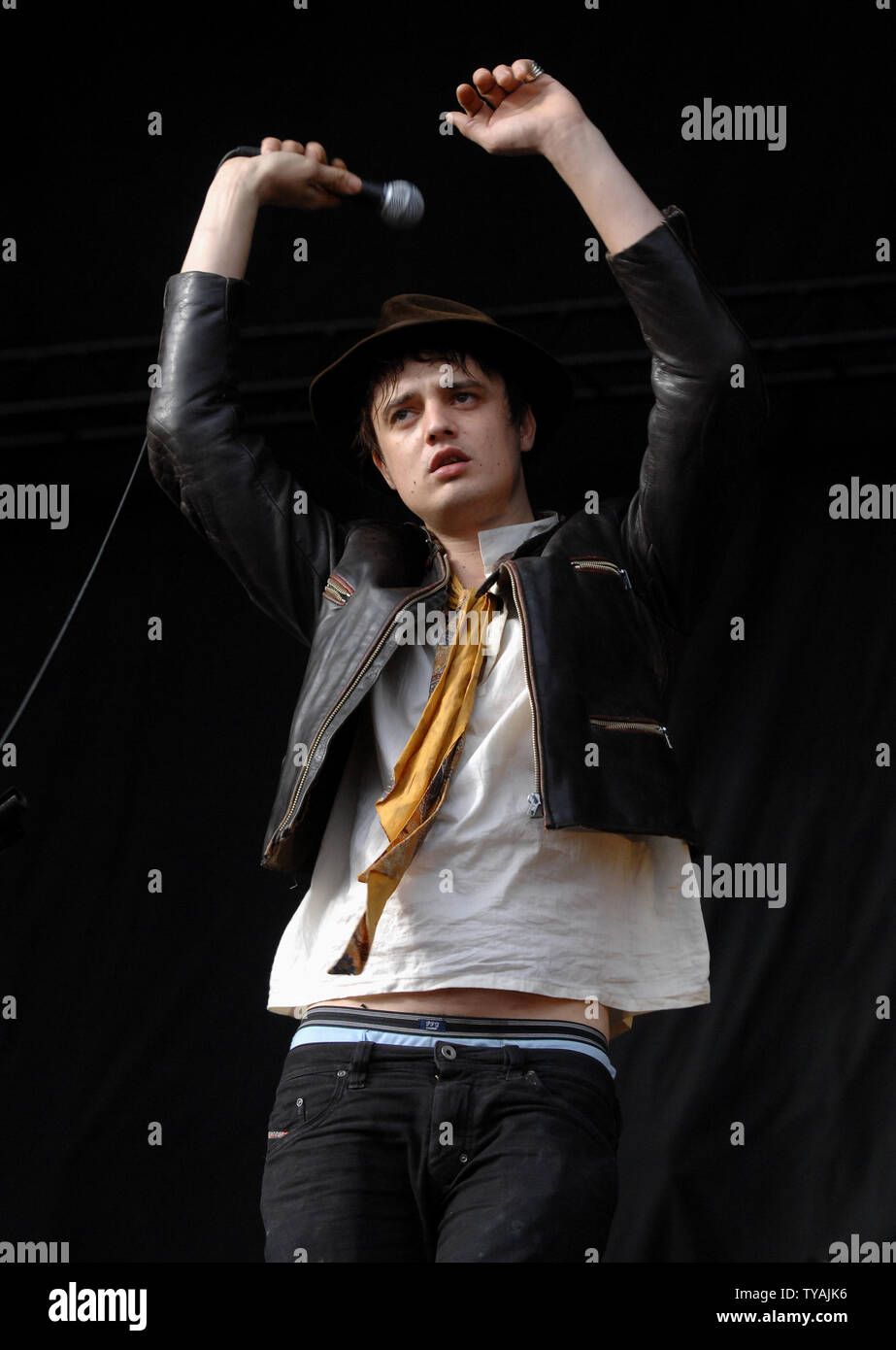 Peter Doherty führt mit Babyshambles in der 'V Festival" in Hylands Park, Chelmsford in London am 18. August 2007. (UPI Foto/Rune Hellestad) Stockfoto