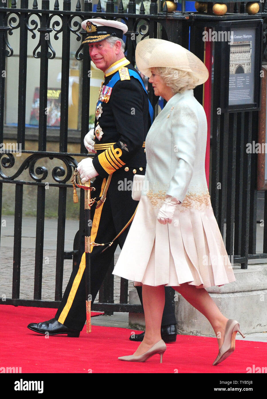 Prinz Charles und Camilla, Herzogin von Cornwall, kommen für die königliche Hochzeit zwischen Prinz William und Kate Middleton an der Westminster Abbey in London am 29. April 2011. UPI/Kevin Dietsch Stockfoto