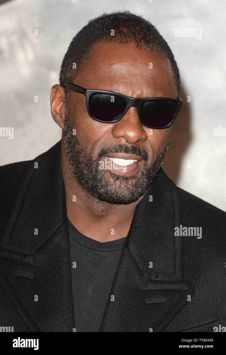 Englisch Schauspieler Idris Elba besucht die Weltpremiere von 'Thor: Die dunkle Welt' im Odeon am Leicester Square in London am 22. Oktober 2013. UPI/Paul Treadway Stockfoto