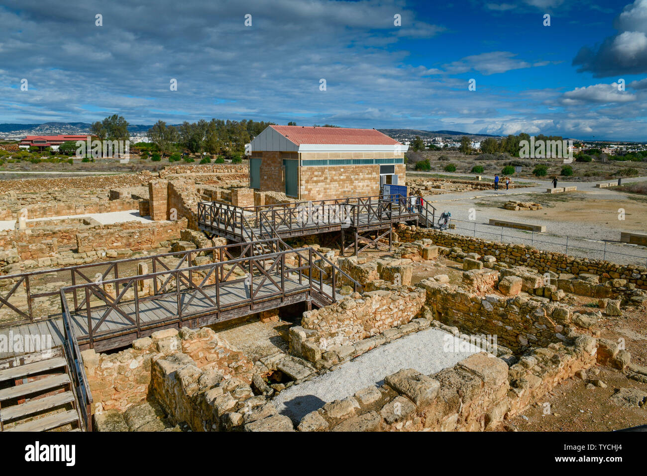 Haus des Theseus (vorne), Haus des Aion (hinten), Ausgrabungsstaette, Archaeologischer Park, Paphos, Zypern Stockfoto