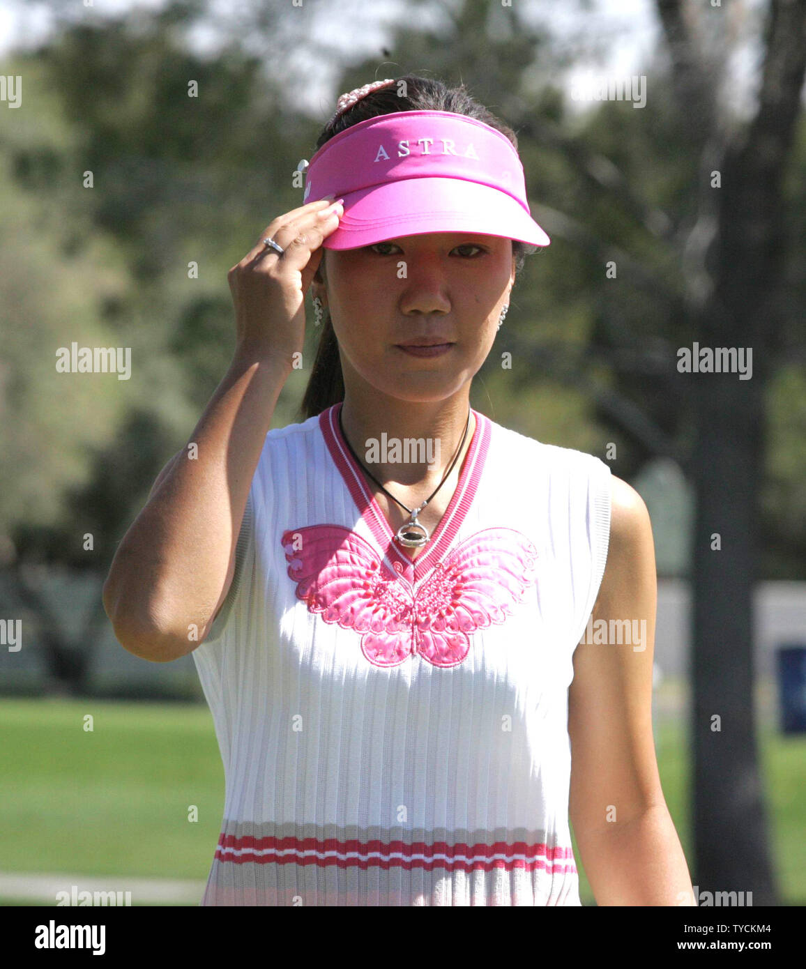 Koreanischen Golfspieler Soo - Yun Kang hält sich in der Nähe der Spitze am 2. Tag der 1,1 Millionen $ Takefuji Klassiker Turnier in Las Vegas Country Club, 15. April 2005. (UPI Foto/Roger Williams). Stockfoto